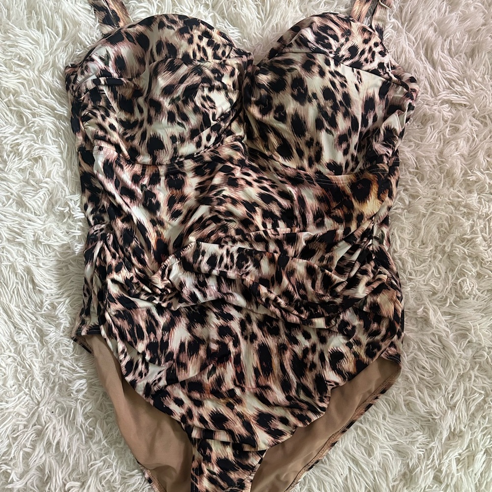 Artesands leopard bathing suit sz 22